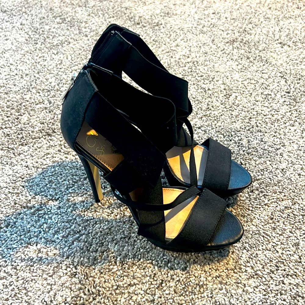 6.5 Beautiful Black Strappy Heels Brand NEW